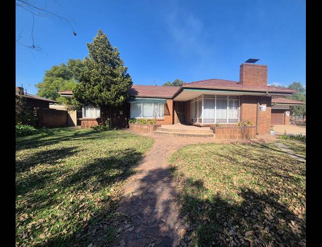 4 BEDROOM HOUSE FOR SALE IN VANDERBIJLPARK CW 5
